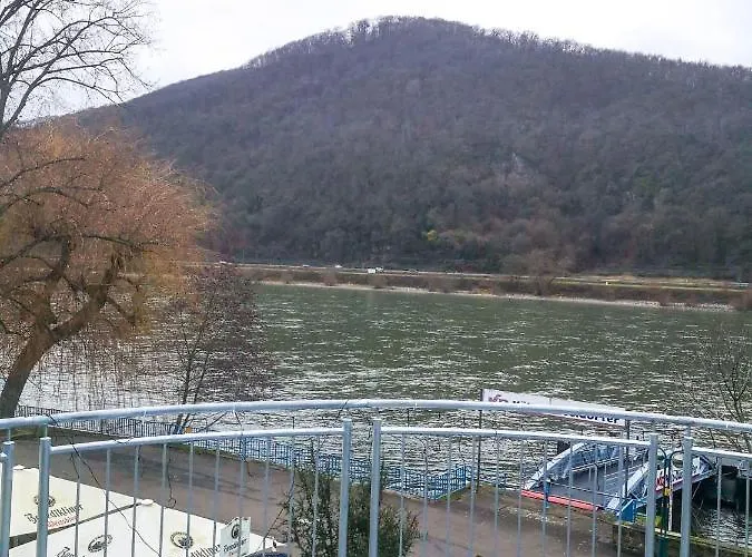 アパート Rheinterrasse 3 *